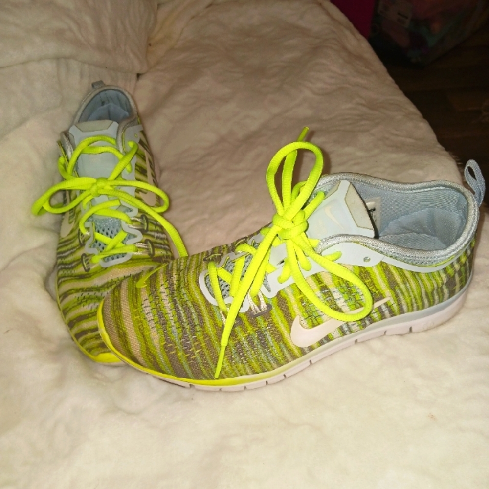 NIKE WOMAN'S SNEAKERS